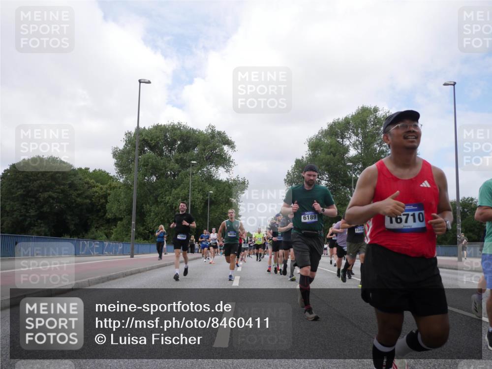 29.06.2025 - hella hamburg halbmarathon Luisa Fischer http://msf.ph/oto/8460411 29.06.2025 10:38:46 Kennedybrücke 17998, 18036, 6189, 13414, 16710, 2787, 3828, 4965, 5147, 6029, 6189, 6471, 6867, 8567, 9470, 9819, 10360, 10565, 10652 meine-sportfotos.de