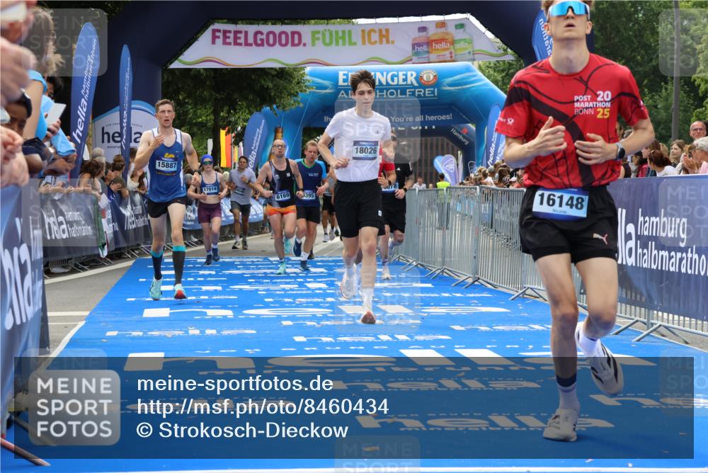 29.06.2025 - hella hamburg halbmarathon Strokosch-Dieckow http://msf.ph/oto/8460434 29.06.2025 10:34:35 Ziel 1644, 5152, 5554, 6169, 6878, 7534, 8395, 11230, 11661, 13618, 14289, 14603, 15887, 16148, 17014, 18026 meine-sportfotos.de