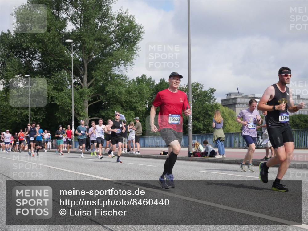 29.06.2025 - hella hamburg halbmarathon Luisa Fischer http://msf.ph/oto/8460440 29.06.2025 09:54:01 Kennedybrücke 4722, 4634, 15547, 15828, 17492, 13479, 1941, 3523, 4843, 5375, 5410, 7363, 7962, 8871, 9380, 10375 meine-sportfotos.de
