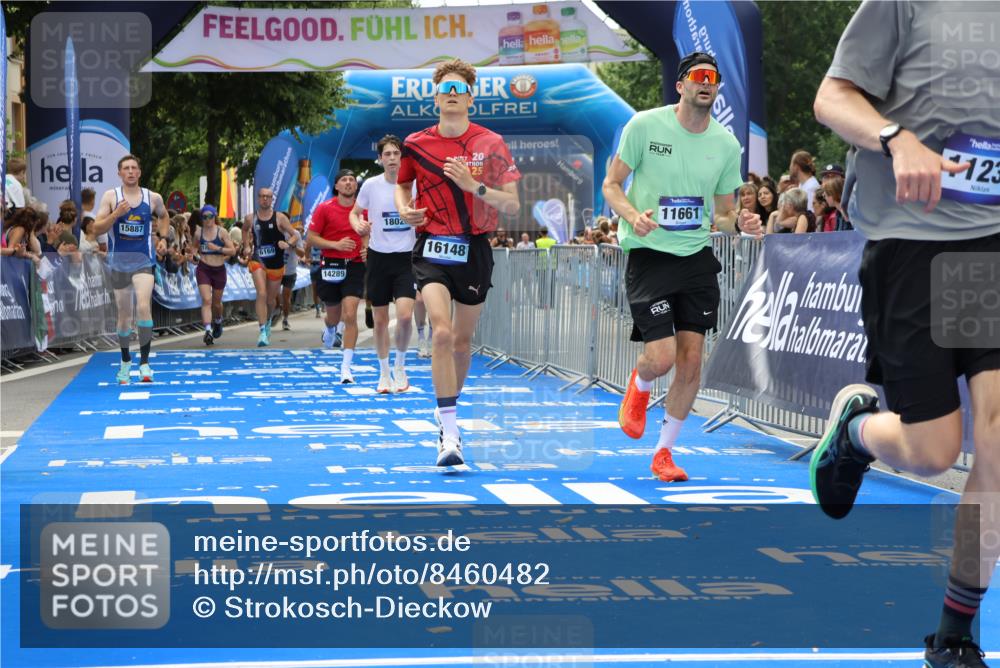29.06.2025 - hella hamburg halbmarathon Strokosch-Dieckow http://msf.ph/oto/8460482 29.06.2025 10:34:33 Ziel 1644, 6169, 6305, 6878, 7534, 8395, 11230, 11661, 13618, 14289, 15887, 16148, 18026 meine-sportfotos.de