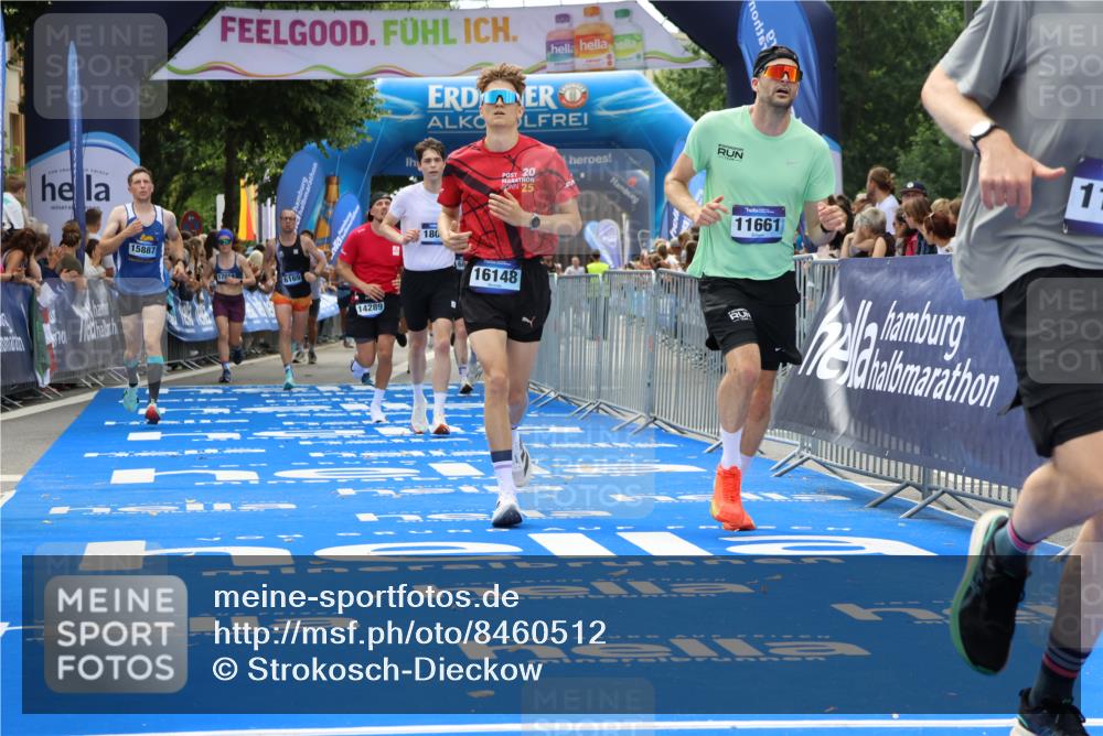 29.06.2025 - hella hamburg halbmarathon Strokosch-Dieckow http://msf.ph/oto/8460512 29.06.2025 10:34:33 Ziel 1644, 6169, 6305, 6878, 7534, 8395, 11230, 11661, 13618, 14289, 15887, 16148, 18026 meine-sportfotos.de