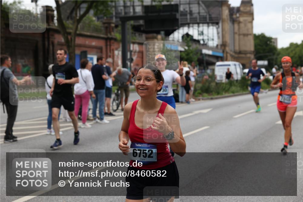 29.06.2025 - hella hamburg halbmarathon Yannick Fuchs http://msf.ph/oto/8460582 29.06.2025 10:56:41 20KM 1114, 1194, 1212, 1432, 1531, 1573, 1674, 1851, 2447, 2911, 3001, 3740, 4511, 6311, 6602, 6752, 7453, 7869, 8045, 8068, 8624, 8730, 11180, 12008, 12156, 12286, 13498, 13874, 14348, 14677, 16654, 16688, 17096, 17119, 17142, 18382, 18530 meine-sportfotos.de