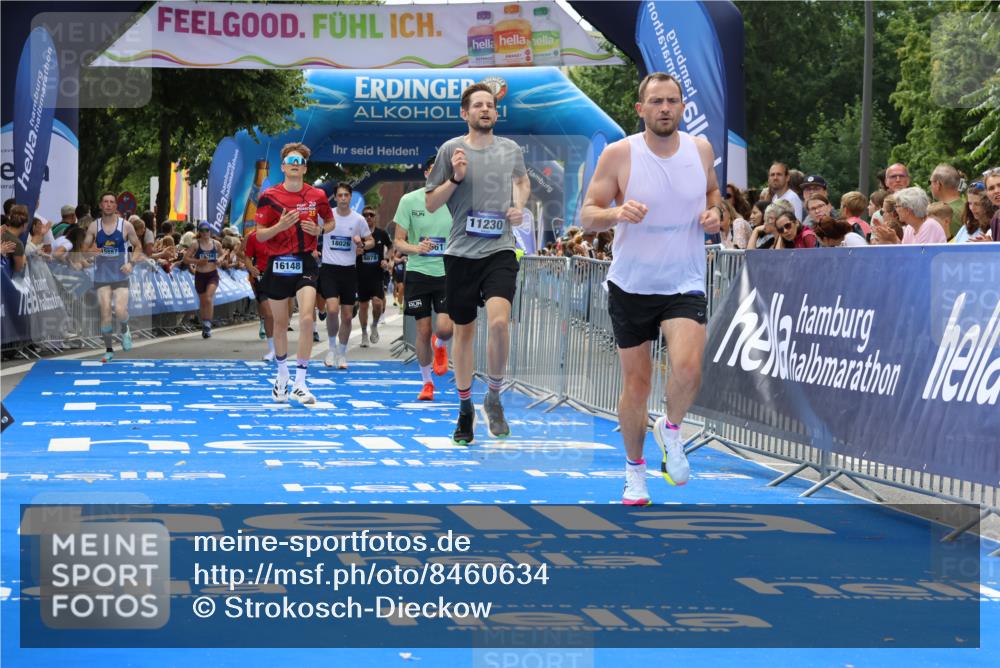 29.06.2025 - hella hamburg halbmarathon Strokosch-Dieckow http://msf.ph/oto/8460634 29.06.2025 10:34:31 Ziel 1644, 6169, 6305, 7534, 9686, 11230, 11661, 13618, 15887, 16148, 18026, 18099 meine-sportfotos.de