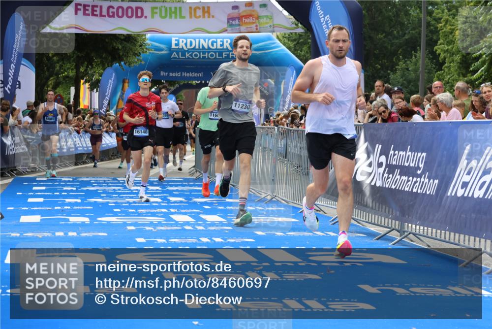 29.06.2025 - hella hamburg halbmarathon Strokosch-Dieckow http://msf.ph/oto/8460697 29.06.2025 10:34:31 Ziel 1644, 6169, 6305, 7534, 9686, 11230, 11661, 13618, 15887, 16148, 18026, 18099 meine-sportfotos.de