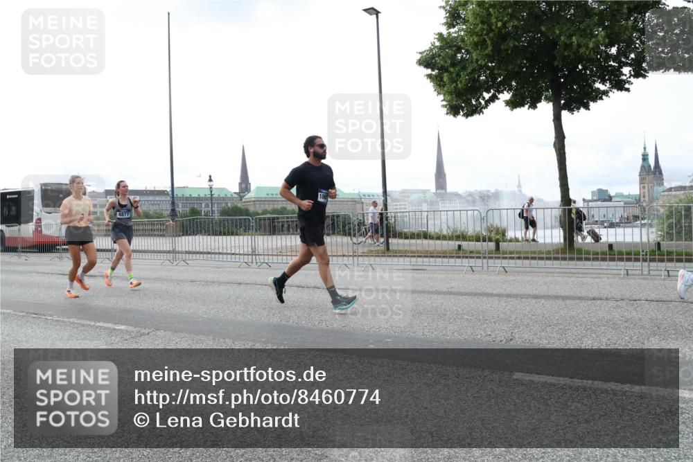 29.06.2025 - hella hamburg halbmarathon Lena Gebhardt http://msf.ph/oto/8460774 29.06.2025 10:31:53 Lombardsbrücke 4877, 1235, 1311, 1373, 1844, 1879, 2384, 2672, 2831, 2832, 3221, 3239, 3358, 3396, 3397, 3424, 3571, 3681, 3751, 3752, 3822, 4877, 4924, 4953, 5156, 5165, 5496, 5601, 5846, 5965, 6160, 6218, 6252, 6546, 6573, 6640, 6718, 6727, 7135, 7239, 7295, 7334, 7344, 7535, 7570, 7695, 7772, 7789, 7816, 7898, 8304, 8538, 8620, 8806, 9078, 9104, 9183, 9478, 9812, 9883, 10240, 10586, 11587, 13724, 16978, 17404, 17517, 17706 meine-sportfotos.de