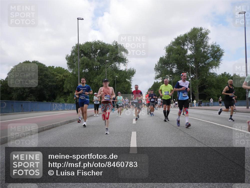 29.06.2025 - hella hamburg halbmarathon Luisa Fischer http://msf.ph/oto/8460783 29.06.2025 10:38:54 Kennedybrücke 8705, 1201, 18269, 2412, 947, 2412, 2827, 3828, 6867, 8567, 9470, 9819, 10565 meine-sportfotos.de