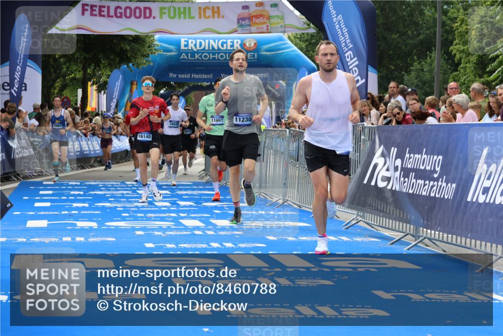 29.06.2025 - hella hamburg halbmarathon Strokosch-Dieckow http://msf.ph/oto/8460788 29.06.2025 10:34:31 Ziel 1644, 6169, 6305, 7534, 9686, 11230, 11661, 13618, 15887, 16148, 18026, 18099 meine-sportfotos.de