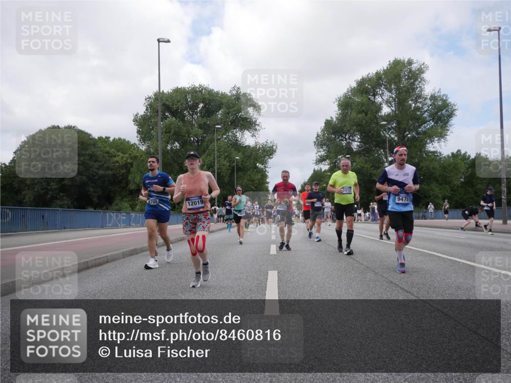 29.06.2025 - hella hamburg halbmarathon Luisa Fischer http://msf.ph/oto/8460816 29.06.2025 10:38:54 Kennedybrücke 8705, 12019, 18269, 2412, 112, 9470, 2412, 2827, 3828, 6867, 8567, 9470, 9819, 10565 meine-sportfotos.de