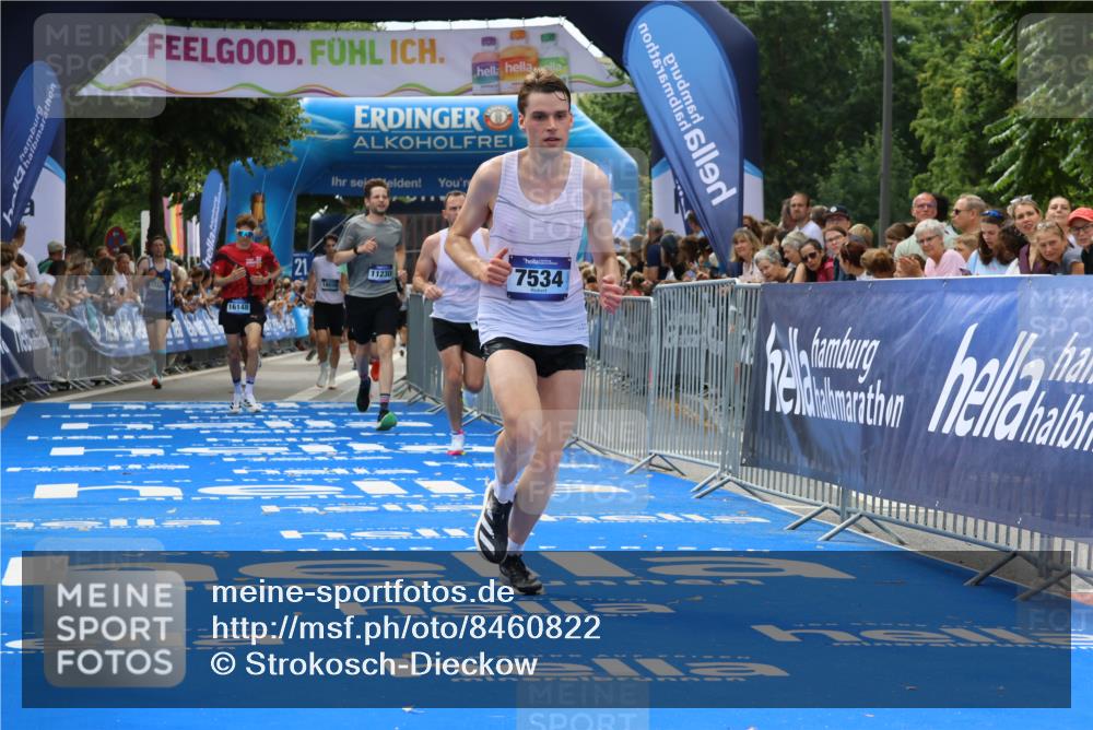 29.06.2025 - hella hamburg halbmarathon Strokosch-Dieckow http://msf.ph/oto/8460822 29.06.2025 10:34:29 Ziel 1644, 5550, 6305, 7534, 9686, 11230, 11661, 13618, 16148, 16417, 18099 meine-sportfotos.de