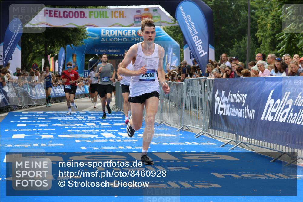 29.06.2025 - hella hamburg halbmarathon Strokosch-Dieckow http://msf.ph/oto/8460928 29.06.2025 10:34:29 Ziel 1644, 5550, 6305, 7534, 9686, 11230, 11661, 13618, 16148, 16417, 18099 meine-sportfotos.de
