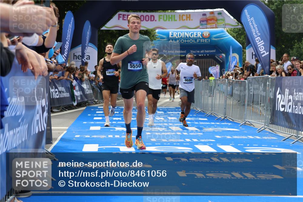 29.06.2025 - hella hamburg halbmarathon Strokosch-Dieckow http://msf.ph/oto/8461056 29.06.2025 10:34:23 Ziel 1002, 1644, 5550, 6305, 7534, 9686, 13618, 14784, 16417, 18099 meine-sportfotos.de