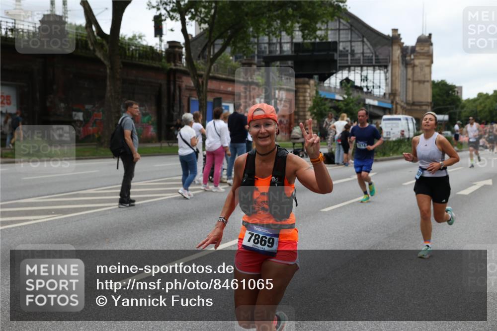 29.06.2025 - hella hamburg halbmarathon Yannick Fuchs http://msf.ph/oto/8461065 29.06.2025 10:56:43 20KM 1114, 1194, 1212, 1432, 1531, 1573, 1674, 1851, 2447, 2911, 3001, 3740, 4511, 6311, 6602, 6752, 7453, 7869, 8045, 8068, 8624, 8730, 9306, 11180, 11310, 12008, 12156, 12286, 12571, 13498, 13874, 13939, 14348, 14677, 16654, 16688, 17096, 17119, 17142, 18382, 18530 meine-sportfotos.de