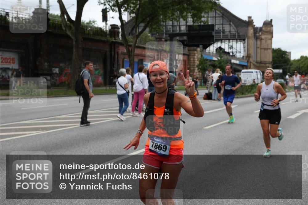 29.06.2025 - hella hamburg halbmarathon Yannick Fuchs http://msf.ph/oto/8461078 29.06.2025 10:56:43 20KM 1114, 1194, 1212, 1432, 1531, 1573, 1674, 1851, 2447, 2911, 3001, 3740, 4511, 6311, 6602, 6752, 7453, 7869, 8045, 8068, 8624, 8730, 9306, 11180, 11310, 12008, 12156, 12286, 12571, 13498, 13874, 13939, 14348, 14677, 16654, 16688, 17096, 17119, 17142, 18382, 18530 meine-sportfotos.de