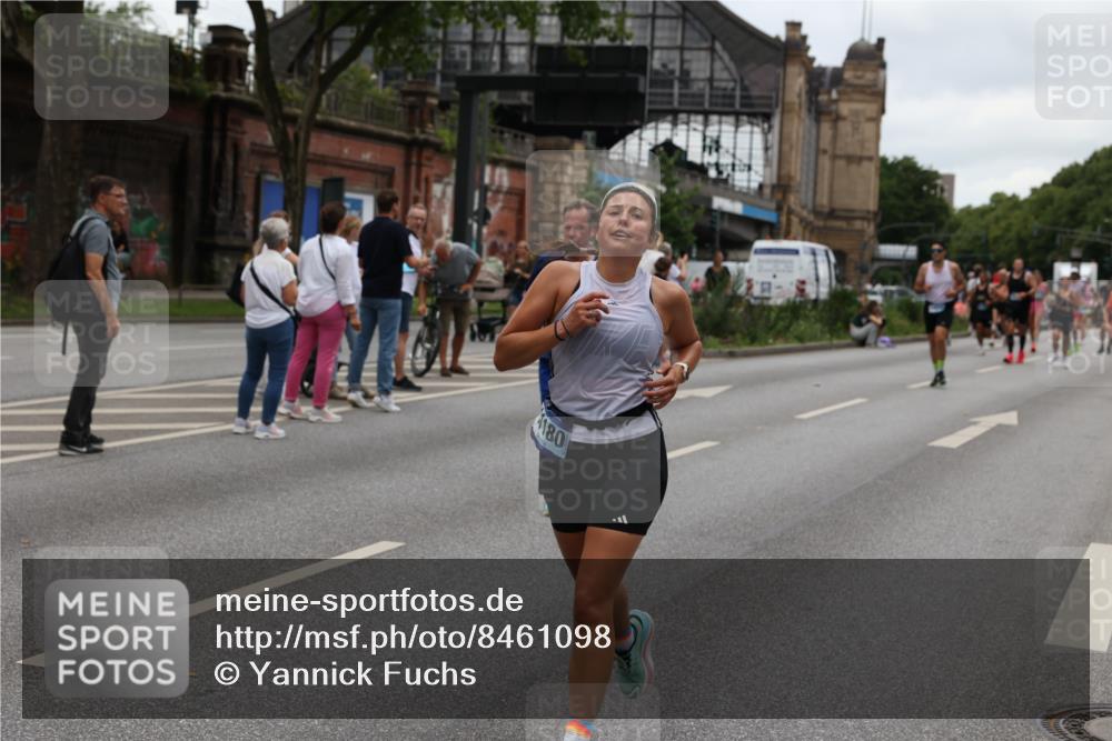 29.06.2025 - hella hamburg halbmarathon Yannick Fuchs http://msf.ph/oto/8461098 29.06.2025 10:56:44 20KM 1114, 1194, 1212, 1420, 1432, 1531, 1674, 1851, 2447, 2683, 2911, 3001, 3740, 4389, 4511, 6311, 6602, 6752, 7453, 7869, 8045, 8068, 8624, 8730, 9306, 11180, 11310, 12008, 12156, 12286, 12571, 12978, 13498, 13874, 13939, 14348, 14677, 14917, 16654, 16688, 17096, 17119, 17142, 18382, 18530 meine-sportfotos.de