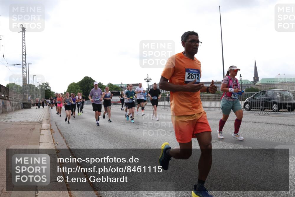 29.06.2025 - hella hamburg halbmarathon Lena Gebhardt http://msf.ph/oto/8461115 29.06.2025 10:31:56 Lombardsbrücke 3751, 14536, 2672, 1879, 1235, 1311, 1373, 1844, 1879, 1987, 2349, 2384, 2672, 2831, 2832, 2943, 3221, 3239, 3358, 3396, 3397, 3424, 3571, 3681, 3751, 3752, 3822, 4314, 4605, 4877, 4924, 4953, 5156, 5165, 5496, 5601, 5658, 5743, 5965, 6160, 6218, 6252, 6546, 6573, 6640, 6718, 6727, 7135, 7239, 7295, 7334, 7344, 7535, 7570, 7695, 7772, 7789, 7816, 7898, 8304, 8538, 8620, 8806, 9078, 9104, 9183, 9478, 9812, 9883, 10240, 10586, 13724, 17404, 17517 meine-sportfotos.de
