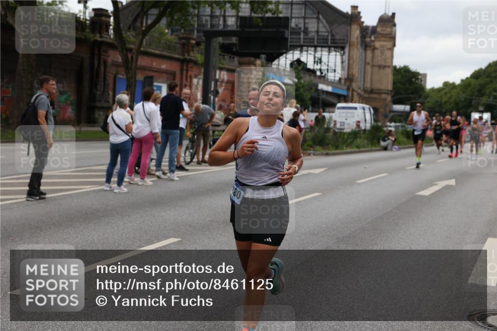 29.06.2025 - hella hamburg halbmarathon Yannick Fuchs http://msf.ph/oto/8461125 29.06.2025 10:56:44 20KM 1114, 1194, 1212, 1420, 1432, 1531, 1674, 1851, 2447, 2683, 2911, 3001, 3740, 4389, 4511, 6311, 6602, 6752, 7453, 7869, 8045, 8068, 8624, 8730, 9306, 11180, 11310, 12008, 12156, 12286, 12571, 12978, 13498, 13874, 13939, 14348, 14677, 14917, 16654, 16688, 17096, 17119, 17142, 18382, 18530 meine-sportfotos.de