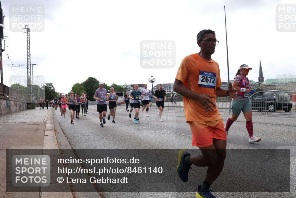 29.06.2025 - hella hamburg halbmarathon Lena Gebhardt http://msf.ph/oto/8461140 29.06.2025 10:31:56 Lombardsbrücke 17118, 3751, 14536, 2672, 1879, 1235, 1311, 1373, 1844, 1879, 1987, 2349, 2384, 2672, 2831, 2832, 2943, 3221, 3239, 3358, 3396, 3397, 3424, 3571, 3681, 3751, 3752, 3822, 4314, 4605, 4877, 4924, 4953, 5156, 5165, 5496, 5601, 5658, 5743, 5965, 6160, 6218, 6252, 6546, 6573, 6640, 6718, 6727, 7135, 7239, 7295, 7334, 7344, 7535, 7570, 7695, 7772, 7789, 7816, 7898, 8304, 8538, 8620, 8806, 9078, 9104, 9183, 9478, 9812, 9883, 10240, 10586, 13724, 17404, 17517 meine-sportfotos.de