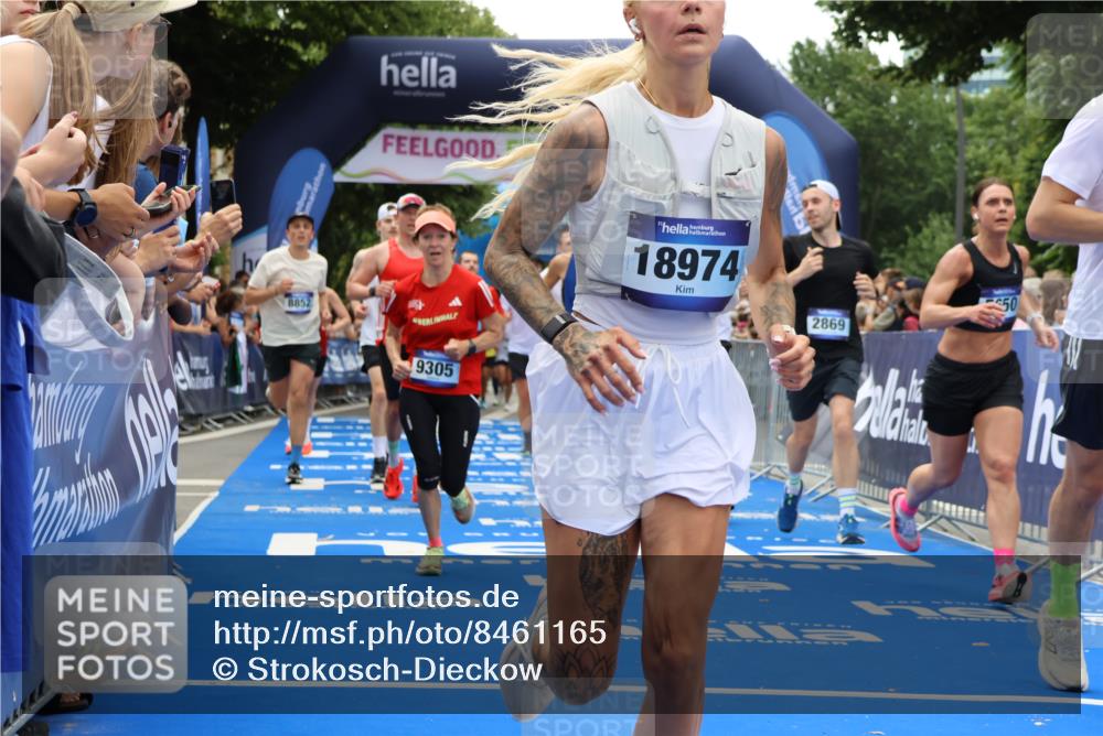 29.06.2025 - hella hamburg halbmarathon Strokosch-Dieckow http://msf.ph/oto/8461165 29.06.2025 10:47:26 Ziel 51, 1012, 1070, 1592, 1696, 2274, 2284, 2839, 2864, 2869, 2953, 3304, 5024, 5532, 5650, 5889, 8023, 8234, 8693, 8852, 8927, 9305, 10423, 11021, 11077, 11491, 11518, 12870, 13223, 13303, 13782, 14722, 15350, 15479, 15611, 15923, 16089, 16819, 17846, 17905, 18758, 18974 meine-sportfotos.de