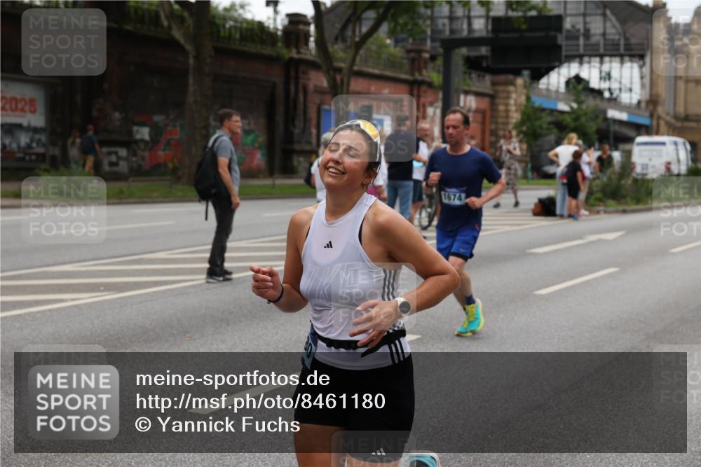 29.06.2025 - hella hamburg halbmarathon Yannick Fuchs http://msf.ph/oto/8461180 29.06.2025 10:56:45 20KM 1114, 1194, 1212, 1420, 1427, 1432, 1531, 1674, 1851, 2447, 2683, 2911, 3001, 3740, 4389, 4511, 6311, 6602, 6752, 7453, 7869, 8045, 8068, 8624, 8730, 9306, 11180, 11310, 12008, 12286, 12571, 12978, 13874, 13939, 14348, 14677, 14917, 16654, 16688, 17096, 17119, 17142, 18382, 18530 meine-sportfotos.de