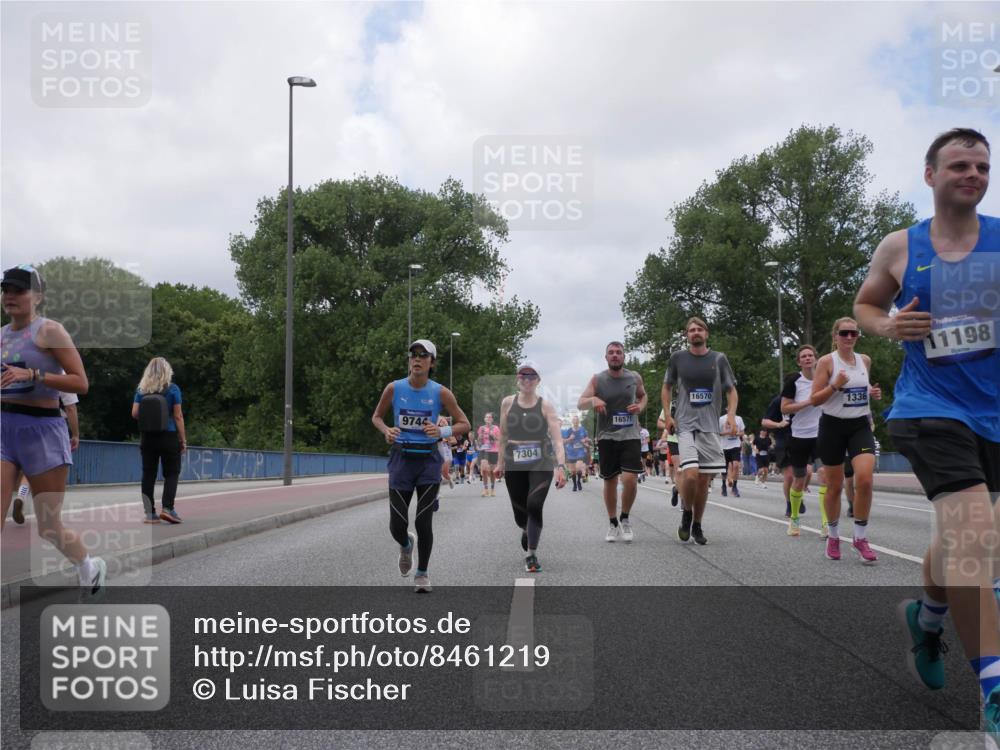 29.06.2025 - hella hamburg halbmarathon Luisa Fischer http://msf.ph/oto/8461219 29.06.2025 10:39:08 Kennedybrücke 9744, 7304, 16571, 16570, 1336, 11198, 1336, 1717, 2352, 2588, 4413, 5531, 6021, 6381, 6845, 7111, 7275, 8356, 8947, 10047, 10567 meine-sportfotos.de