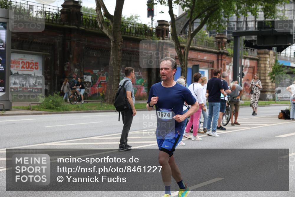 29.06.2025 - hella hamburg halbmarathon Yannick Fuchs http://msf.ph/oto/8461227 29.06.2025 10:56:45 20KM 1114, 1194, 1212, 1420, 1427, 1432, 1531, 1674, 1851, 2447, 2683, 2911, 3001, 3740, 4389, 4511, 6311, 6602, 6752, 7453, 7869, 8045, 8068, 8624, 8730, 9306, 11180, 11310, 12008, 12286, 12571, 12978, 13874, 13939, 14348, 14677, 14917, 16654, 16688, 17096, 17119, 17142, 18382, 18530 meine-sportfotos.de