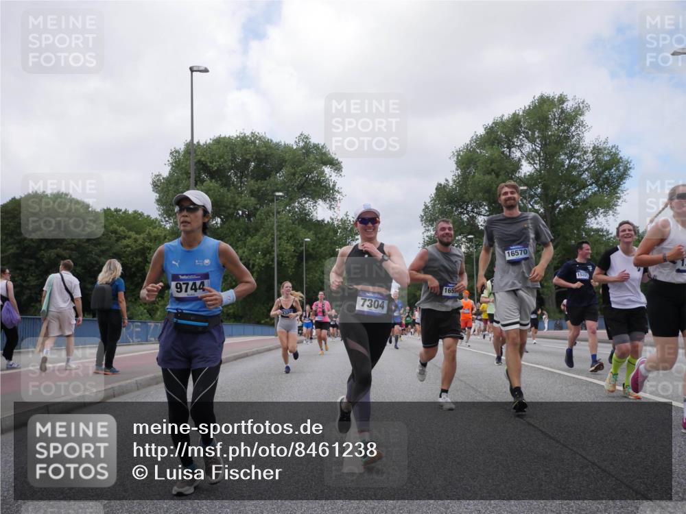 29.06.2025 - hella hamburg halbmarathon Luisa Fischer http://msf.ph/oto/8461238 29.06.2025 10:39:09 Kennedybrücke 1657, 9744, 7304, 16570, 1528, 1336, 1717, 2352, 2588, 5012, 5531, 6021, 6381, 6845, 7111, 7275, 8356, 8947, 10047, 10567 meine-sportfotos.de