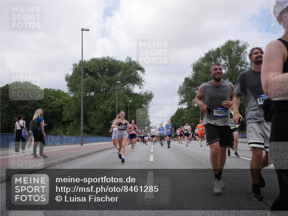 29.06.2025 - hella hamburg halbmarathon Luisa Fischer http://msf.ph/oto/8461285 29.06.2025 10:39:09 Kennedybrücke 4326, 16571, 1389, 16, 1336, 1717, 2352, 2588, 5012, 5531, 6021, 6381, 6845, 7111, 7275, 8356, 8947, 10047, 10567 meine-sportfotos.de