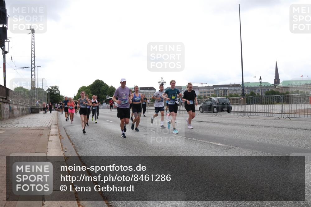 29.06.2025 - hella hamburg halbmarathon Lena Gebhardt http://msf.ph/oto/8461286 29.06.2025 10:31:57 Lombardsbrücke 17118, 3751, 14536, 7898, 1235, 1311, 1373, 1844, 1879, 1987, 2349, 2384, 2672, 2831, 2832, 2943, 3022, 3221, 3239, 3358, 3396, 3397, 3424, 3571, 3681, 3751, 3752, 3822, 4314, 4605, 4877, 4924, 4953, 5156, 5165, 5496, 5601, 5658, 5743, 5965, 6160, 6218, 6252, 6546, 6573, 6640, 6718, 6727, 7135, 7239, 7295, 7334, 7344, 7535, 7570, 7695, 7789, 7816, 7898, 8304, 8538, 8620, 8806, 9078, 9104, 9183, 9478, 9812, 9883, 10240, 13724, 17404, 17517 meine-sportfotos.de