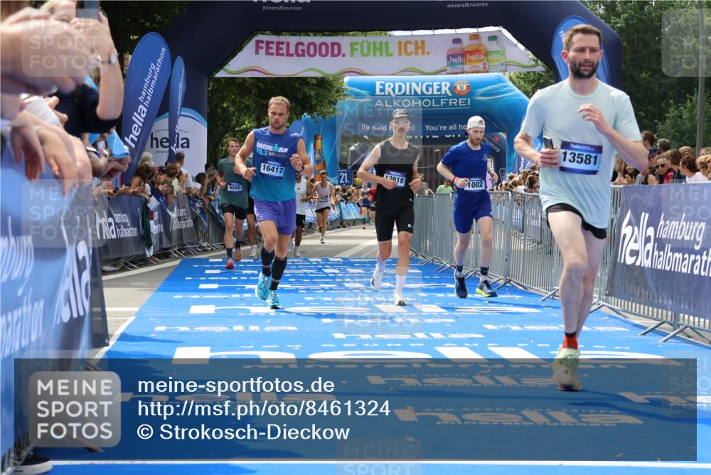 29.06.2025 - hella hamburg halbmarathon Strokosch-Dieckow http://msf.ph/oto/8461324 29.06.2025 10:34:19 Ziel 1002, 1080, 3005, 5550, 7901, 9686, 14784, 16417, 18099, 18906 meine-sportfotos.de
