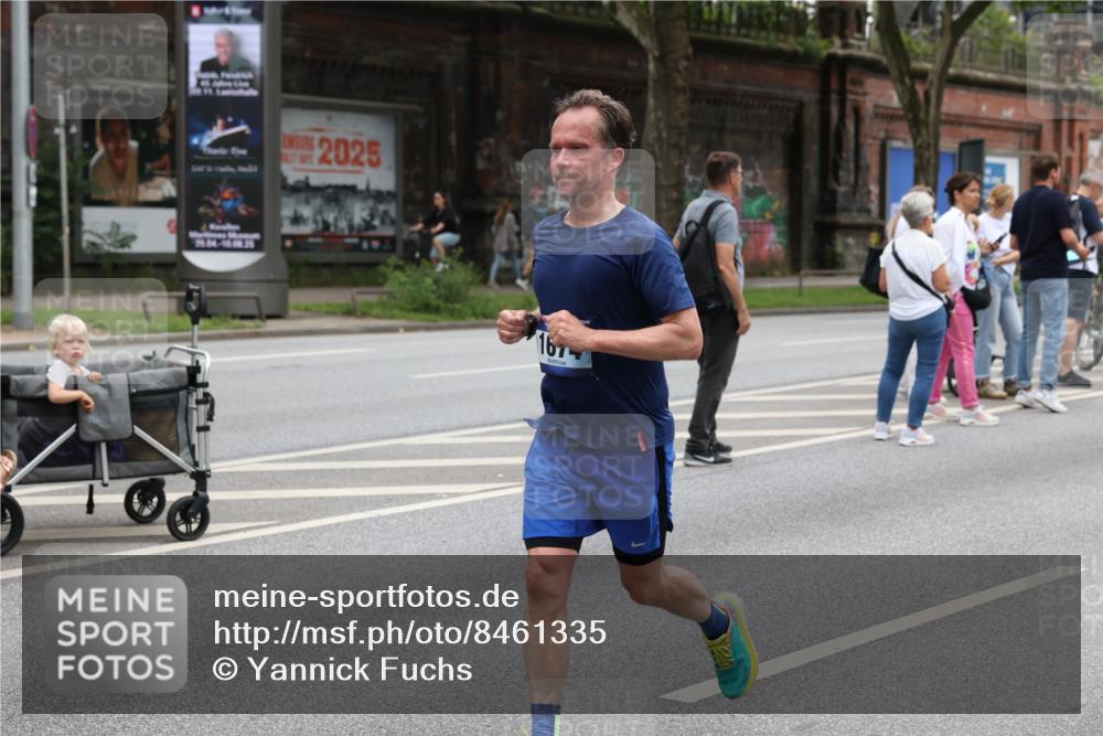 29.06.2025 - hella hamburg halbmarathon Yannick Fuchs http://msf.ph/oto/8461335 29.06.2025 10:56:46 20KM 1114, 1194, 1212, 1420, 1427, 1432, 1531, 1674, 1851, 2447, 2582, 2683, 2911, 3001, 3625, 3740, 4389, 4511, 6311, 6602, 6752, 6966, 7453, 7869, 8045, 8068, 8624, 8730, 9306, 11180, 11310, 12004, 12008, 12286, 12571, 12978, 13874, 13939, 14348, 14677, 14917, 16654, 16688, 17096, 17119, 17142, 18382, 18530 meine-sportfotos.de