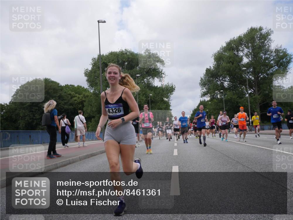 29.06.2025 - hella hamburg halbmarathon Luisa Fischer http://msf.ph/oto/8461361 29.06.2025 10:39:11 Kennedybrücke 4326, 18541, 8356, 6845, 1717, 101, 1036, 1336, 1717, 2352, 2588, 3741, 5012, 5531, 6021, 6381, 6845, 7111, 7275, 7927, 8356, 10047, 10119, 10567 meine-sportfotos.de