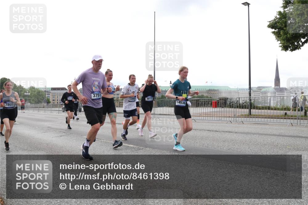 29.06.2025 - hella hamburg halbmarathon Lena Gebhardt http://msf.ph/oto/8461398 29.06.2025 10:31:58 Lombardsbrücke 7898, 12319, 3751, 118, 12663, 12, 9812, 14536, 1235, 1311, 1373, 1844, 1879, 1987, 2349, 2384, 2672, 2831, 2832, 2943, 3022, 3221, 3239, 3358, 3396, 3397, 3424, 3571, 3681, 3751, 3752, 3822, 4314, 4605, 4877, 4924, 4953, 5156, 5165, 5496, 5601, 5658, 5743, 5965, 6160, 6218, 6252, 6546, 6573, 6640, 6718, 6727, 7135, 7239, 7295, 7334, 7344, 7535, 7570, 7695, 7789, 7816, 7898, 8175, 8304, 8538, 8620, 8806, 9078, 9104, 9183, 9478, 9812, 9883, 10240, 13724, 17404, 17517 meine-sportfotos.de