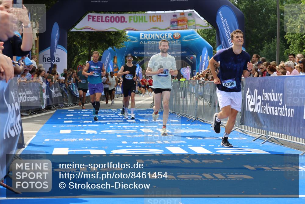 29.06.2025 - hella hamburg halbmarathon Strokosch-Dieckow http://msf.ph/oto/8461454 29.06.2025 10:34:18 Ziel 1002, 1080, 3005, 5550, 7901, 9686, 14784, 16417, 18099, 18906 meine-sportfotos.de