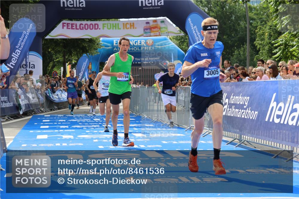 29.06.2025 - hella hamburg halbmarathon Strokosch-Dieckow http://msf.ph/oto/8461536 29.06.2025 10:34:15 Ziel 1002, 1080, 3005, 7884, 7901, 14784, 16417, 18906 meine-sportfotos.de