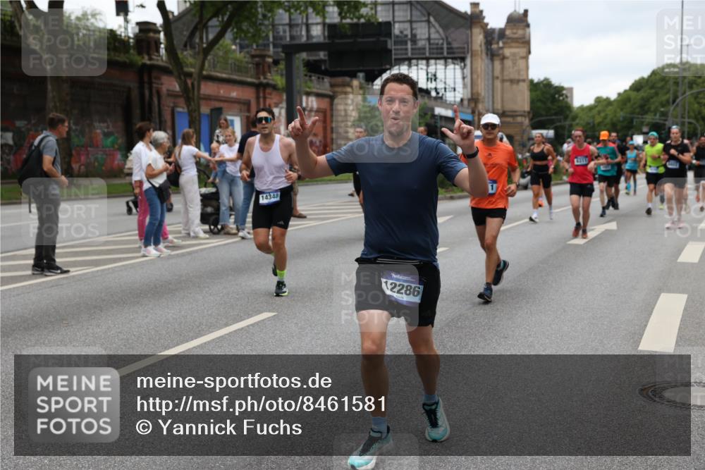 29.06.2025 - hella hamburg halbmarathon Yannick Fuchs http://msf.ph/oto/8461581 29.06.2025 10:56:49 20KM 1114, 1194, 1212, 1420, 1427, 1531, 1674, 1851, 2447, 2582, 2683, 2911, 3001, 3182, 3248, 3625, 3740, 4389, 4511, 5763, 6311, 6602, 6752, 6966, 7453, 7869, 8068, 8721, 8730, 9306, 11180, 11310, 12004, 12008, 12286, 12571, 12836, 12978, 13739, 13874, 13939, 14348, 14677, 14917, 16688, 17096, 17119, 17142, 17818, 18382, 18530 meine-sportfotos.de