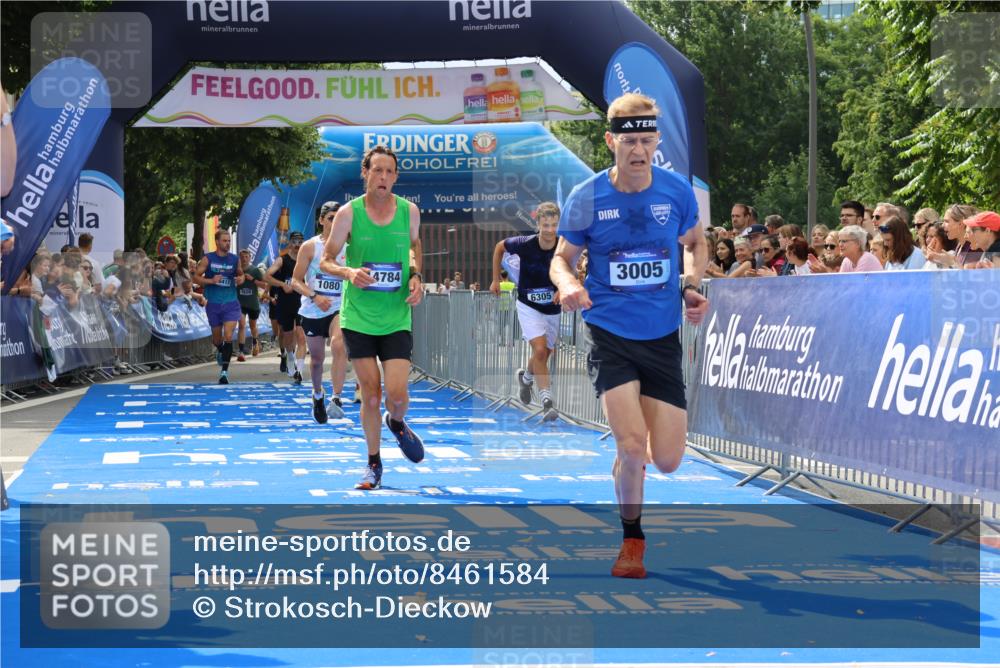 29.06.2025 - hella hamburg halbmarathon Strokosch-Dieckow http://msf.ph/oto/8461584 29.06.2025 10:34:15 Ziel 1002, 1080, 3005, 7884, 7901, 14784, 16417, 18906 meine-sportfotos.de