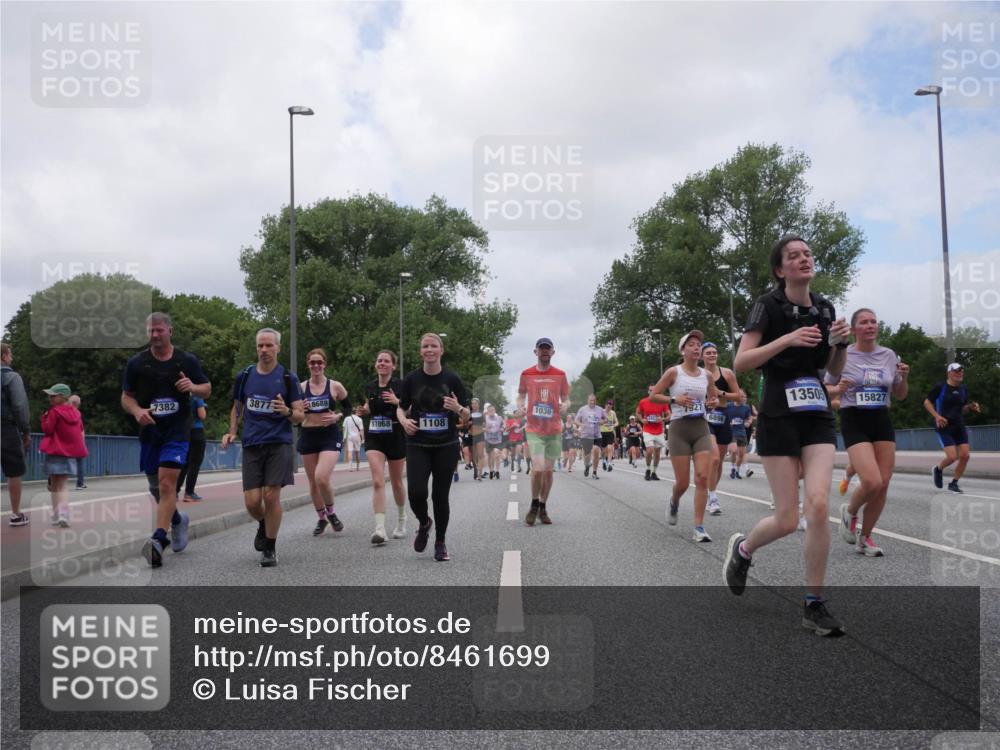 29.06.2025 - hella hamburg halbmarathon Luisa Fischer http://msf.ph/oto/8461699 29.06.2025 10:39:20 Kennedybrücke 3877, 7382, 8688, 1036, 7927, 6896, 17868, 1108, 13505, 15827, 1036, 1102, 1183, 1284, 1717, 3243, 3741, 3990, 4902, 5012, 5240, 5531, 6021, 6381, 6845, 6896, 7927, 10119, 10336, 10341 meine-sportfotos.de