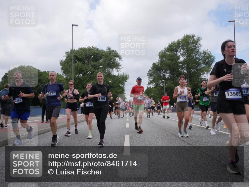 29.06.2025 - hella hamburg halbmarathon Luisa Fischer http://msf.ph/oto/8461714 29.06.2025 10:39:20 Kennedybrücke 3877, 7382, 1108, 17868, 1036, 7927, 15078, 15, 13505, 5827, 1036, 1102, 1183, 1284, 1717, 3243, 3741, 3990, 4902, 5012, 5240, 5531, 6021, 6381, 6845, 6896, 7927, 10119, 10336, 10341 meine-sportfotos.de