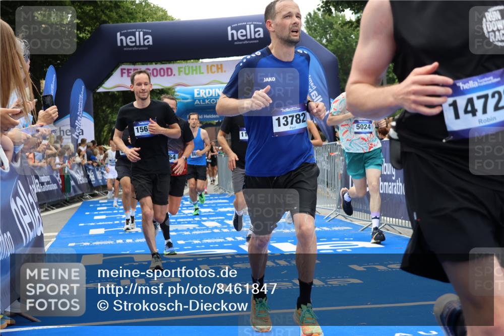 29.06.2025 - hella hamburg halbmarathon Strokosch-Dieckow http://msf.ph/oto/8461847 29.06.2025 10:47:20 Ziel 51, 1012, 2274, 2839, 2864, 2869, 5024, 5532, 5650, 6134, 6168, 6203, 8693, 9305, 10208, 10211, 10423, 11077, 11491, 11518, 13672, 13782, 14722, 15350, 15611, 15923, 16089, 16286, 16819, 18758, 18856, 18974 meine-sportfotos.de
