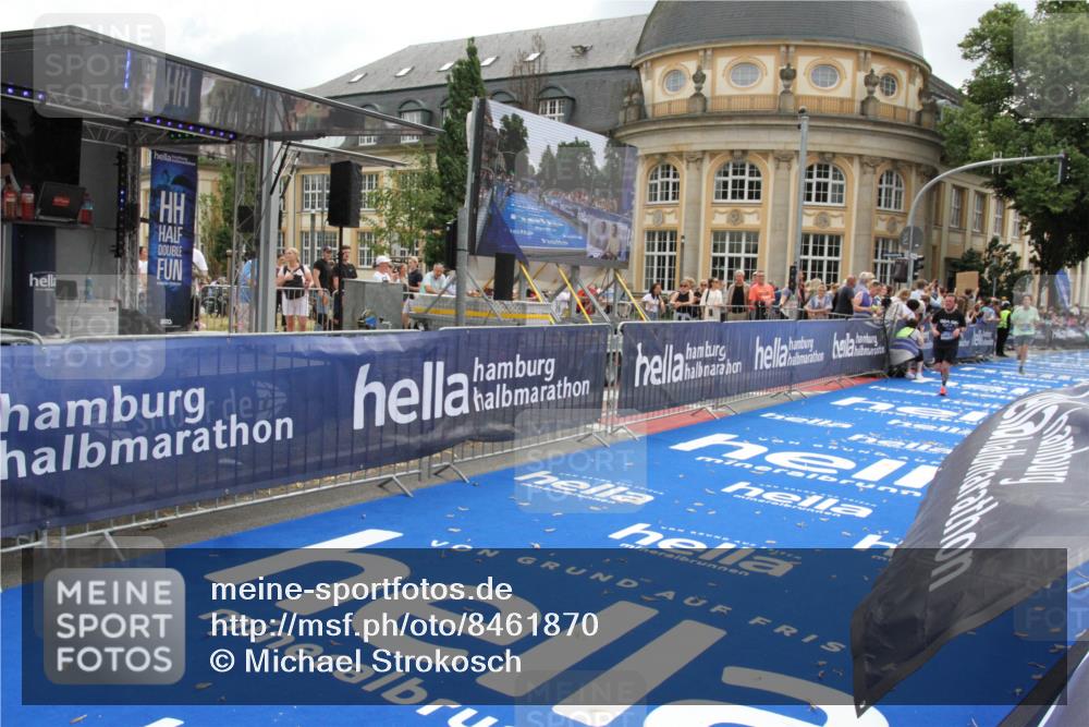 29.06.2025 - hella hamburg halbmarathon Michael Strokosch http://msf.ph/oto/8461870 29.06.2025 10:33:02 Ziel 4463, 11169, 12290, 18679, 19059 meine-sportfotos.de
