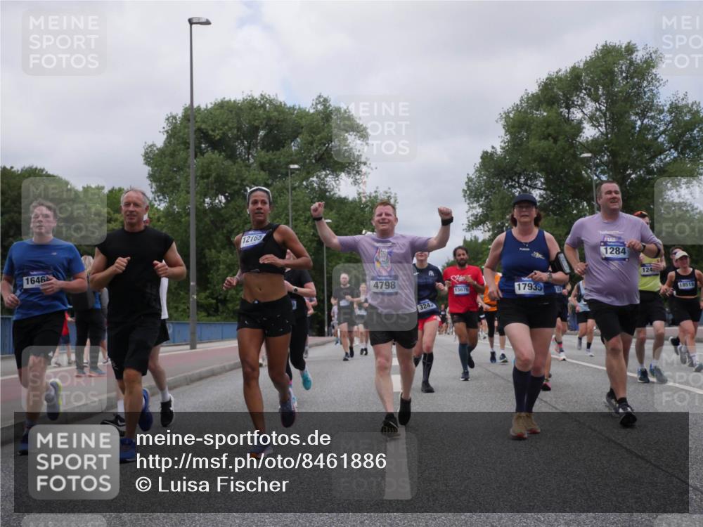 29.06.2025 - hella hamburg halbmarathon Luisa Fischer http://msf.ph/oto/8461886 29.06.2025 10:39:26 Kennedybrücke 1646, 12165, 1284, 124, 4798, 3243, 15676, 17939, 18518, 1102, 1183, 1284, 3243, 3990, 4902, 4937, 5240, 5246, 9295, 10336, 10341 meine-sportfotos.de