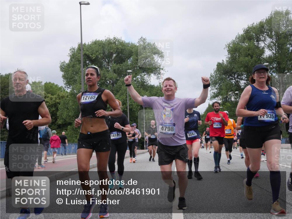 29.06.2025 - hella hamburg halbmarathon Luisa Fischer http://msf.ph/oto/8461901 29.06.2025 10:39:26 Kennedybrücke 12165, 14189, 15617, 4798, 3243, 15676, 17873, 935, 1102, 1183, 1284, 3243, 3990, 4902, 4937, 5240, 5246, 9295, 10336, 10341 meine-sportfotos.de
