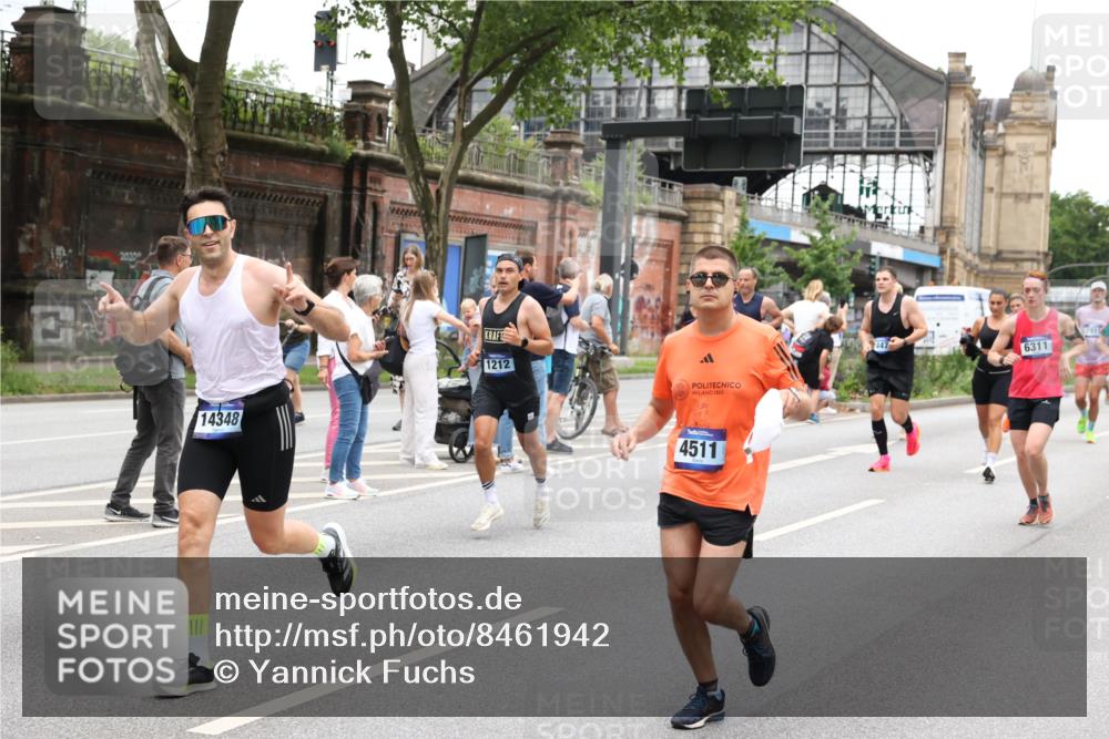 29.06.2025 - hella hamburg halbmarathon Yannick Fuchs http://msf.ph/oto/8461942 29.06.2025 10:56:50 20KM 1114, 1126, 1194, 1212, 1420, 1427, 1531, 1674, 1851, 2447, 2582, 2683, 2911, 3001, 3182, 3248, 3625, 3740, 4389, 4511, 5763, 6311, 6602, 6752, 6966, 7453, 7869, 8068, 8176, 8721, 8730, 9306, 11180, 11310, 12004, 12008, 12286, 12571, 12836, 12978, 13739, 13874, 13939, 14348, 14677, 14917, 16688, 17096, 17119, 17142, 17818, 18382, 18530 meine-sportfotos.de