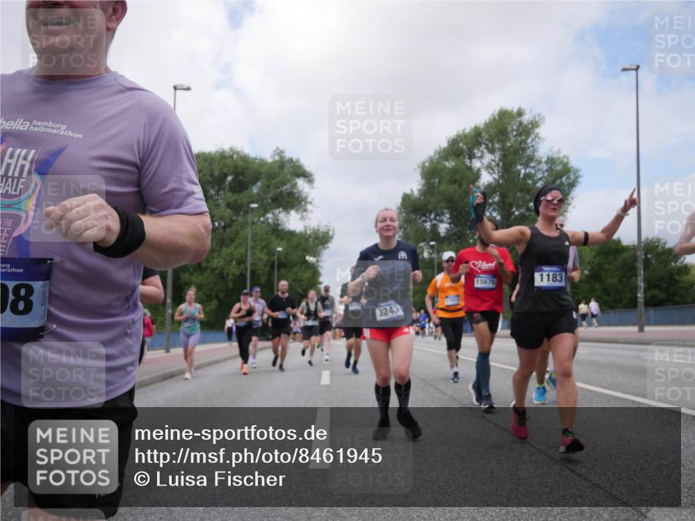 29.06.2025 - hella hamburg halbmarathon Luisa Fischer http://msf.ph/oto/8461945 29.06.2025 10:39:28 Kennedybrücke 8, 3243, 15676, 1183, 1102, 1183, 1284, 3243, 3990, 4902, 4937, 5246, 9229, 9295 meine-sportfotos.de