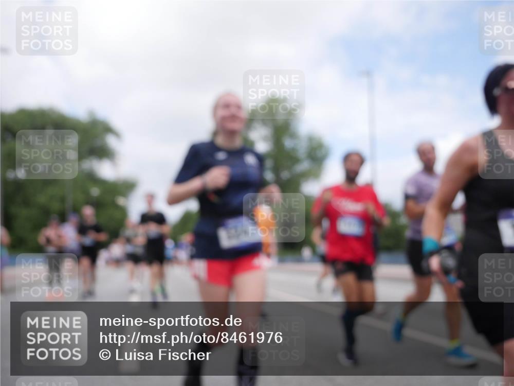 29.06.2025 - hella hamburg halbmarathon Luisa Fischer http://msf.ph/oto/8461976 29.06.2025 10:39:29 Kennedybrücke 1102, 1183, 1284, 3243, 3990, 4902, 4937, 5246, 5919, 9229, 9295, 9701 meine-sportfotos.de