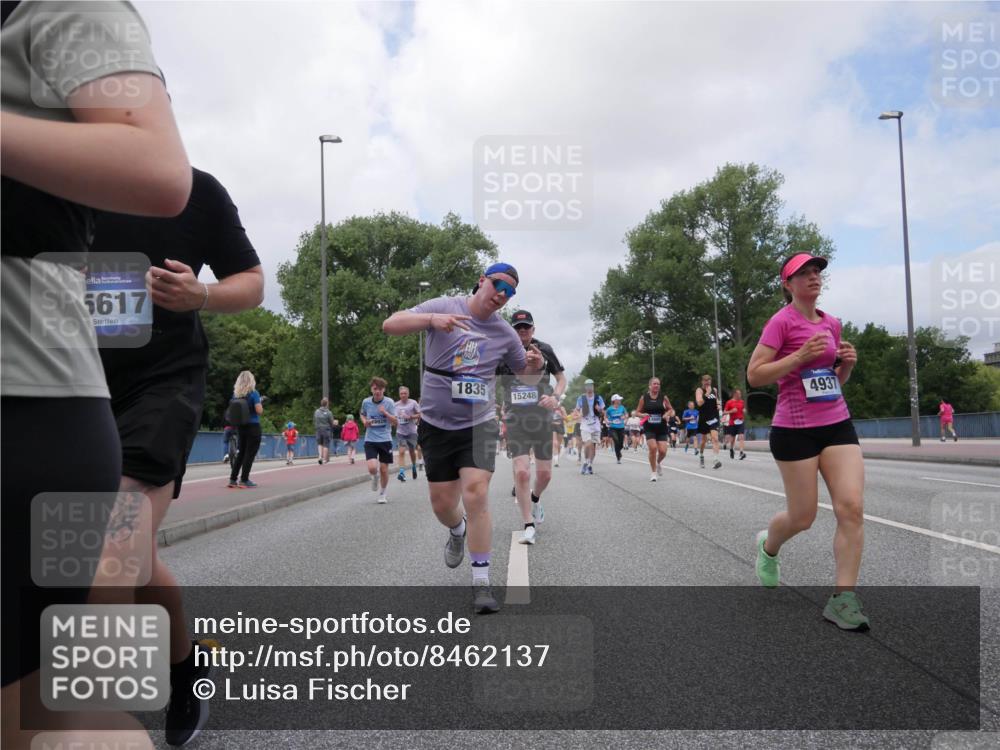 29.06.2025 - hella hamburg halbmarathon Luisa Fischer http://msf.ph/oto/8462137 29.06.2025 10:39:32 Kennedybrücke 5617, 1835, 15248, 4937, 1102, 4937, 5246, 5747, 5919, 8530, 9229, 9295, 9694, 9701 meine-sportfotos.de