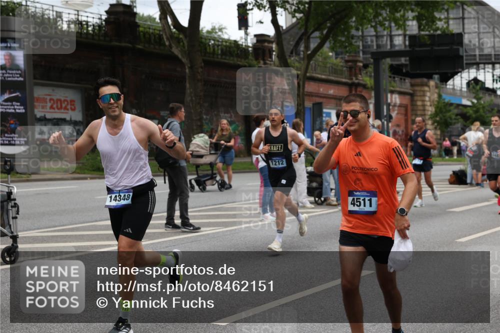 29.06.2025 - hella hamburg halbmarathon Yannick Fuchs http://msf.ph/oto/8462151 29.06.2025 10:56:51 20KM 1114, 1126, 1194, 1212, 1420, 1427, 1531, 1674, 1851, 2447, 2582, 2683, 2911, 3001, 3182, 3248, 3625, 3740, 4389, 4511, 4538, 5708, 5763, 6311, 6602, 6752, 6966, 7453, 7869, 8068, 8176, 8721, 8730, 9306, 11180, 11310, 12004, 12008, 12286, 12571, 12836, 12978, 13739, 13874, 13939, 14348, 14677, 14917, 16420, 16540, 17045, 17096, 17119, 17142, 17818, 18382, 18530 meine-sportfotos.de