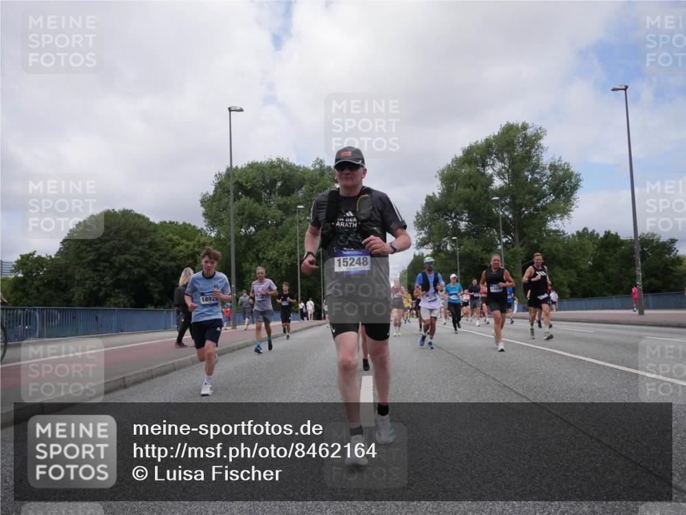 29.06.2025 - hella hamburg halbmarathon Luisa Fischer http://msf.ph/oto/8462164 29.06.2025 10:39:34 Kennedybrücke 18925, 303, 15248, 14779, 1224, 4937, 5171, 5246, 5747, 5919, 8530, 9229, 9295, 9694, 9701 meine-sportfotos.de