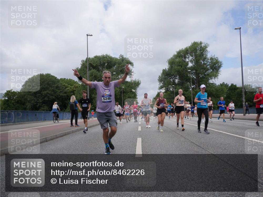 29.06.2025 - hella hamburg halbmarathon Luisa Fischer http://msf.ph/oto/8462226 29.06.2025 10:39:36 Kennedybrücke 17272, 5246, 1780, 12661, 15077, 1224, 5171, 5246, 5747, 5919, 8530, 9229, 9295, 9694, 9701 meine-sportfotos.de
