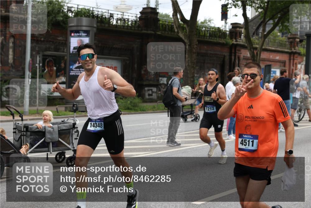 29.06.2025 - hella hamburg halbmarathon Yannick Fuchs http://msf.ph/oto/8462285 29.06.2025 10:56:51 20KM 1114, 1126, 1194, 1212, 1420, 1427, 1531, 1674, 1851, 2447, 2582, 2683, 2911, 3001, 3182, 3248, 3625, 3740, 4389, 4511, 4538, 5708, 5763, 6311, 6602, 6752, 6966, 7453, 7869, 8068, 8176, 8721, 8730, 9306, 11180, 11310, 12004, 12008, 12286, 12571, 12836, 12978, 13739, 13874, 13939, 14348, 14677, 14917, 16420, 16540, 17045, 17096, 17119, 17142, 17818, 18382, 18530 meine-sportfotos.de